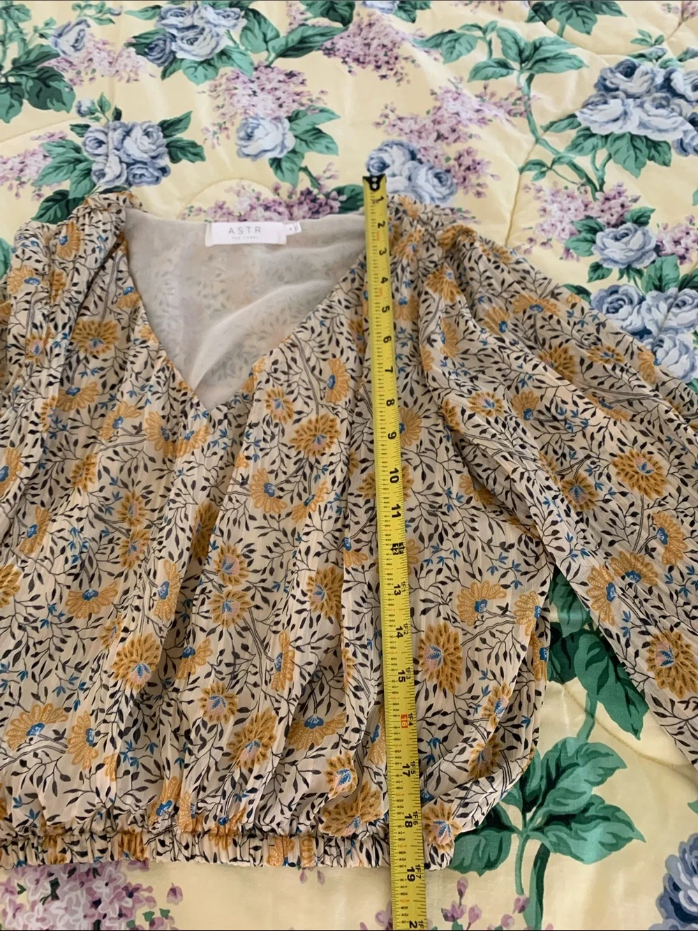 Astr Yellow Floral V-Neck Long Sleeve Crop Blouse - Picture 9 of 9